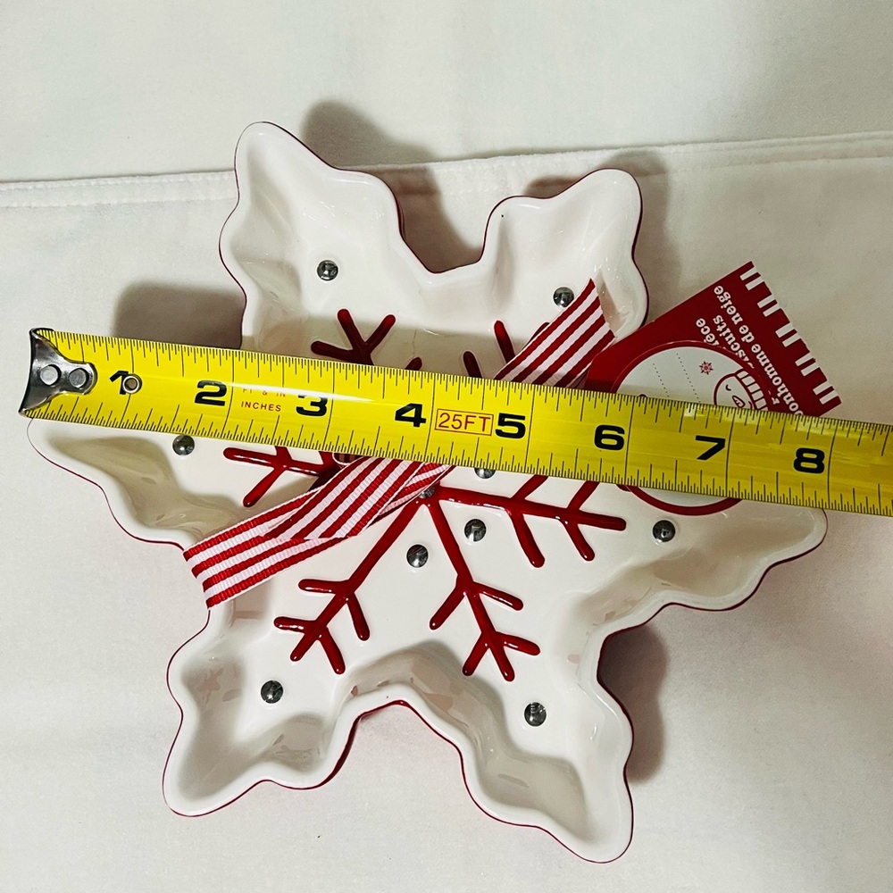NWT Hallmark Red and White Snowflake Candy Treat Dish - Picture 5 of 6